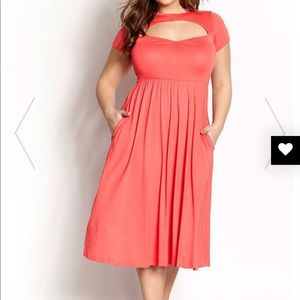 Gorgeous Coral dress with Pockets!!